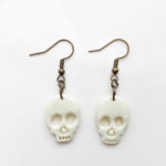 skull earrings